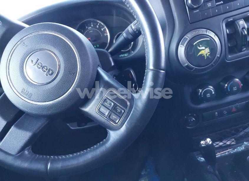 Photo 11 of 2018 Jeep Wrangler JK UNLIMITED SPORT S 4X4 (VIN 1C4BJWDG2JL810424)