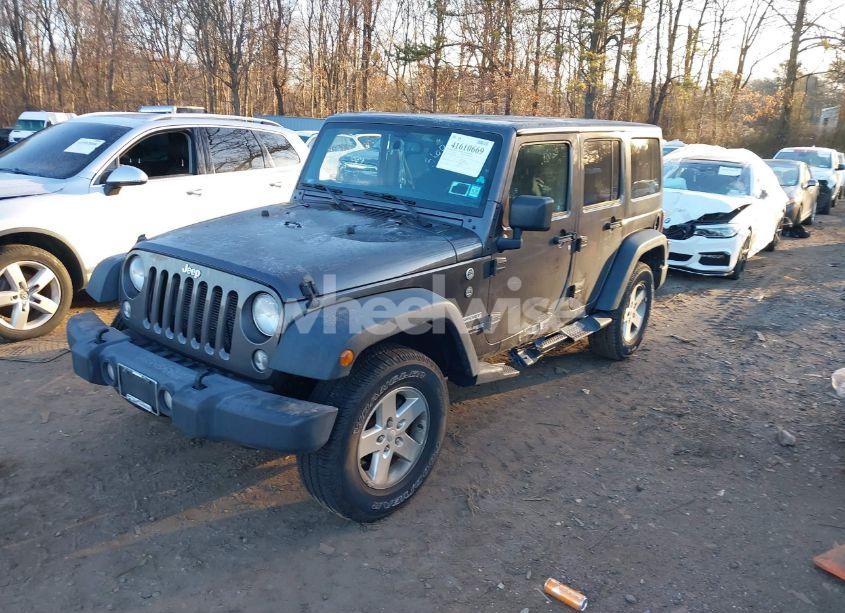 Photo 2 of 2018 Jeep Wrangler JK UNLIMITED SPORT S 4X4 (VIN 1C4BJWDG2JL810424)