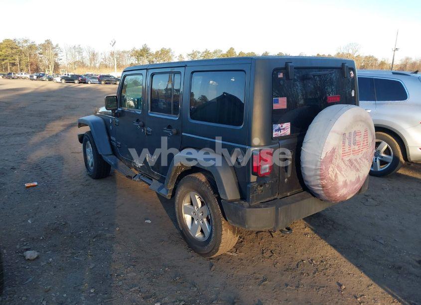 Photo 3 of 2018 Jeep Wrangler JK UNLIMITED SPORT S 4X4 (VIN 1C4BJWDG2JL810424)