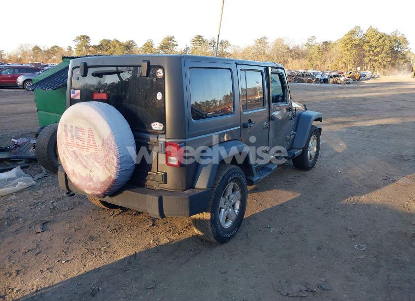 Photo 4 of 2018 Jeep Wrangler JK UNLIMITED SPORT S 4X4 (VIN 1C4BJWDG2JL810424)