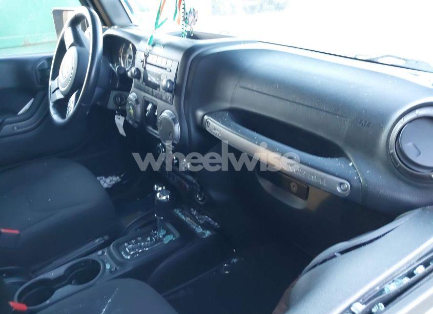 Photo 5 of 2018 Jeep Wrangler JK UNLIMITED SPORT S 4X4 (VIN 1C4BJWDG2JL810424)