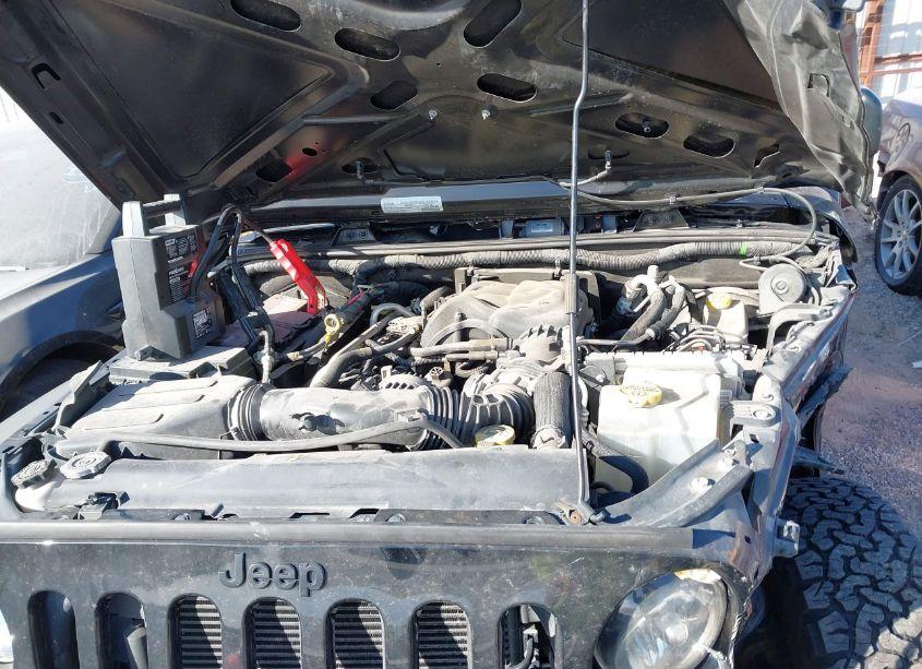 Photo 10 of 2018 Jeep Wrangler JK UNLIMITED WILLY WHEELER W 4X4 (VIN 1C4BJWDG2JL868274)