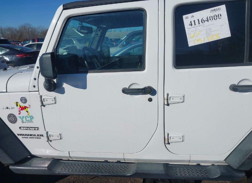 Photo 15 of 2013 Jeep Wrangler UNLIMITED SPORT (VIN 1C4BJWDG3DL637971)