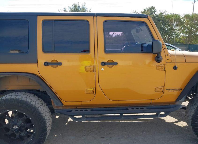 Photo 13 of 2014 Jeep Wrangler UNLIMITED SPORT (VIN 1C4BJWDG3EL218794)