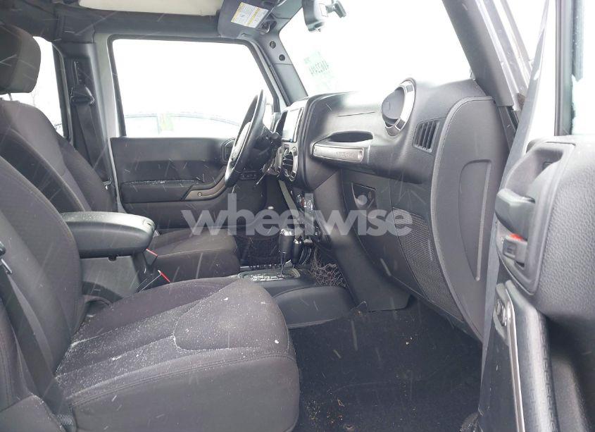 Photo 5 of 2014 Jeep Wrangler UNLIMITED SPORT (VIN 1C4BJWDG3EL227821)