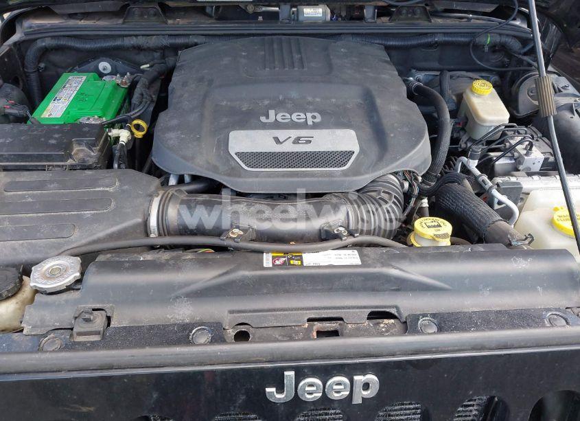 Photo 10 of 2014 Jeep Wrangler UNLIMITED SPORT (VIN 1C4BJWDG3EL281474)