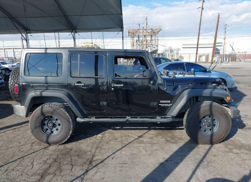 Photo 14 of 2014 Jeep Wrangler UNLIMITED SPORT (VIN 1C4BJWDG3EL325831)