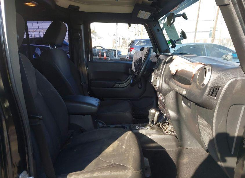 Photo 5 of 2014 Jeep Wrangler UNLIMITED SPORT (VIN 1C4BJWDG3EL325831)