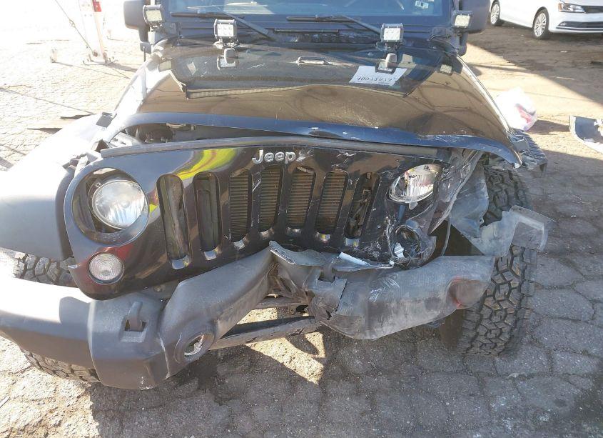 Photo 6 of 2014 Jeep Wrangler UNLIMITED SPORT (VIN 1C4BJWDG3EL325831)