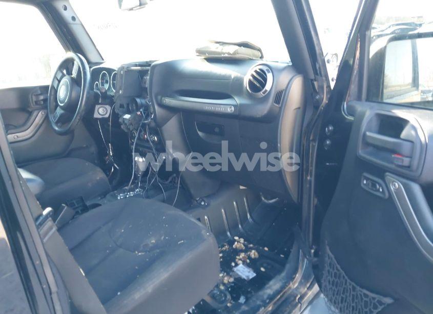 Photo 5 of 2015 Jeep Wrangler UNLIMITED SPORT (VIN 1C4BJWDG3FL521883)