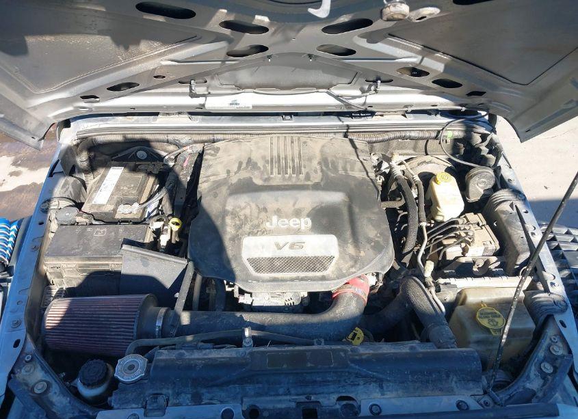 Photo 10 of 2015 Jeep Wrangler UNLIMITED SPORT (VIN 1C4BJWDG3FL608358)