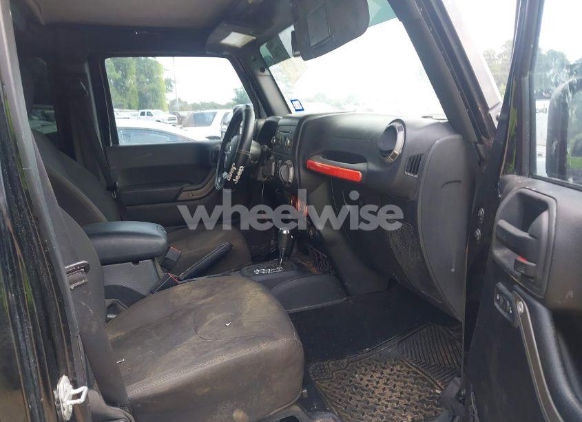 Photo 5 of 2015 Jeep Wrangler UNLIMITED SPORT (VIN 1C4BJWDG3FL659391)