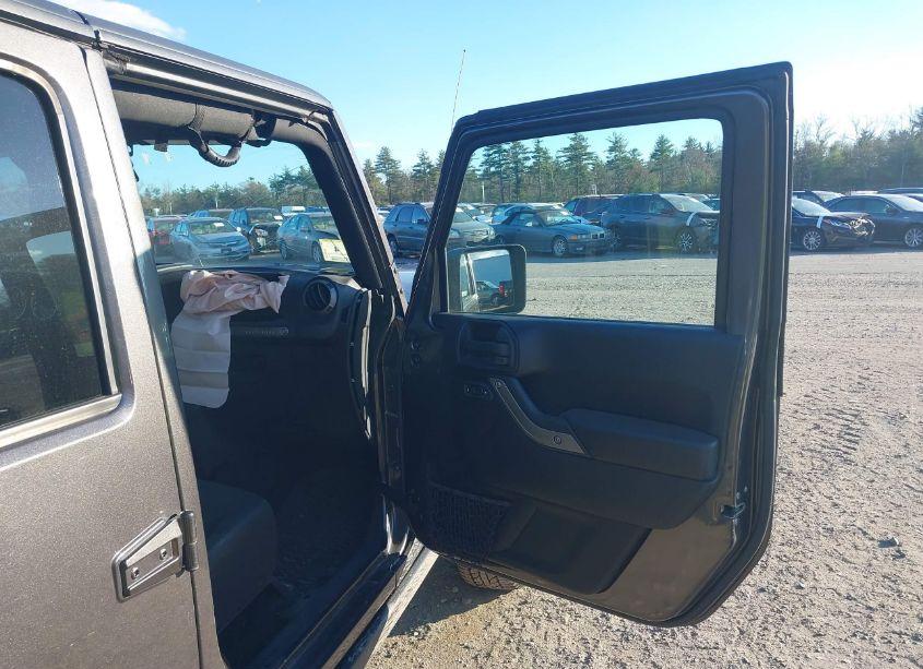 Photo 21 of 2016 Jeep Wrangler UNLIMITED WILLYS WHEELER (VIN 1C4BJWDG3GL257694)