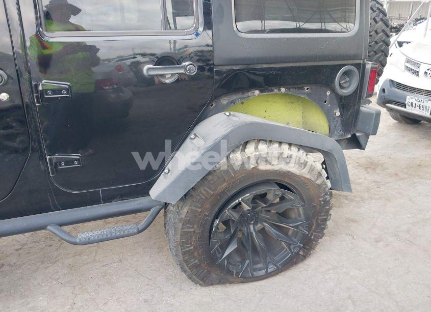 Photo 6 of 2017 Jeep Wrangler UNLIMITED SPORT 4X4 (VIN 1C4BJWDG3HL613336)