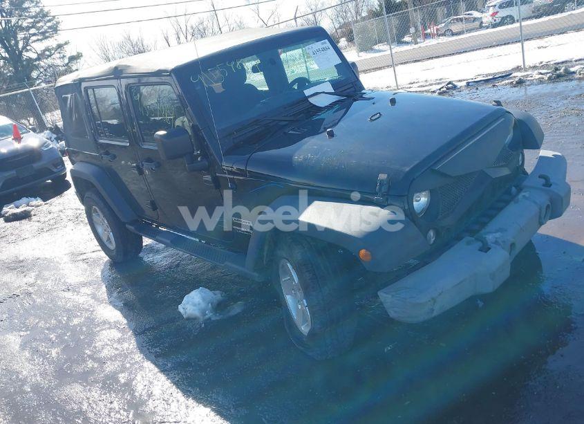 2018 Jeep Wrangler JK UNLIMITED SPORT 4X4 (VIN 1C4BJWDG3JL829130) main photo