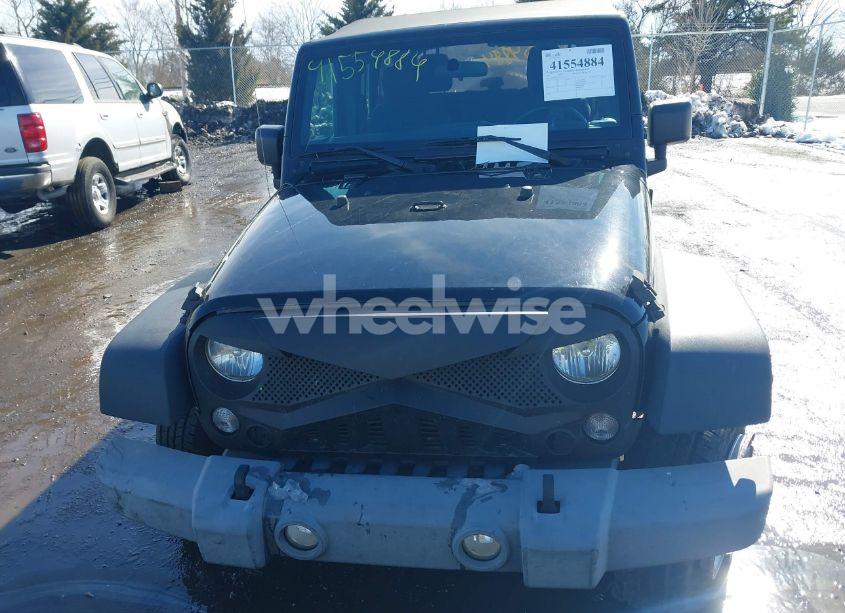 Photo 12 of 2018 Jeep Wrangler JK UNLIMITED SPORT 4X4 (VIN 1C4BJWDG3JL829130)