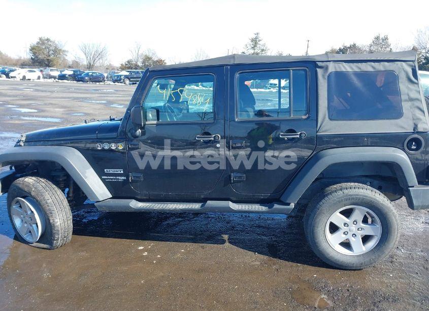 Photo 14 of 2018 Jeep Wrangler JK UNLIMITED SPORT 4X4 (VIN 1C4BJWDG3JL829130)