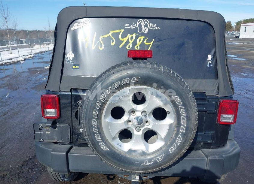 Photo 16 of 2018 Jeep Wrangler JK UNLIMITED SPORT 4X4 (VIN 1C4BJWDG3JL829130)