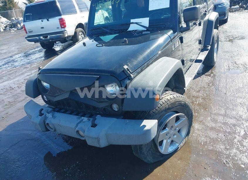 Photo 6 of 2018 Jeep Wrangler JK UNLIMITED SPORT 4X4 (VIN 1C4BJWDG3JL829130)