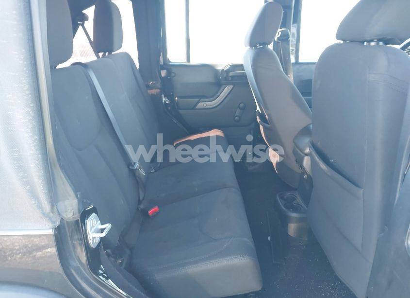 Photo 8 of 2018 Jeep Wrangler JK UNLIMITED SPORT 4X4 (VIN 1C4BJWDG3JL829130)