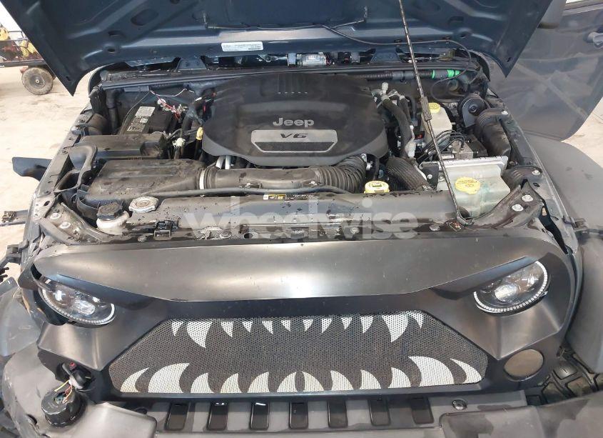 Photo 10 of 2018 Jeep Wrangler JK UNLIMITED SPORT S 4X4 (VIN 1C4BJWDG3JL837454)