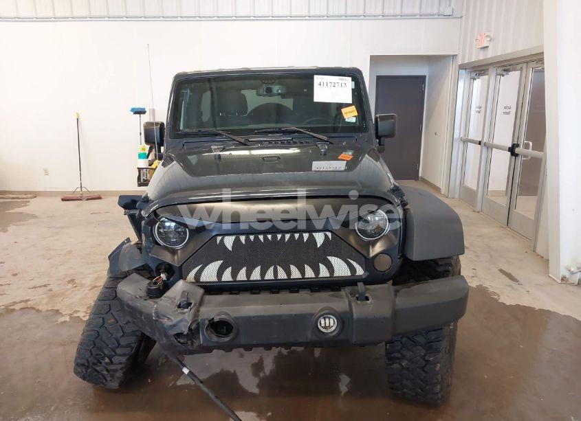 Photo 12 of 2018 Jeep Wrangler JK UNLIMITED SPORT S 4X4 (VIN 1C4BJWDG3JL837454)