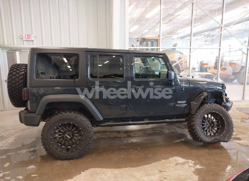 Photo 13 of 2018 Jeep Wrangler JK UNLIMITED SPORT S 4X4 (VIN 1C4BJWDG3JL837454)