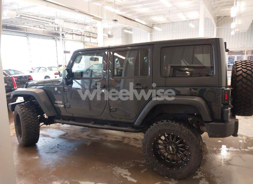 Photo 14 of 2018 Jeep Wrangler JK UNLIMITED SPORT S 4X4 (VIN 1C4BJWDG3JL837454)