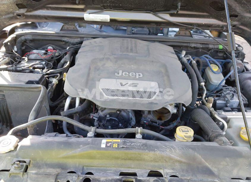 Photo 10 of 2018 Jeep Wrangler JK UNLIMITED SPORT 4X4 (VIN 1C4BJWDG3JL876013)