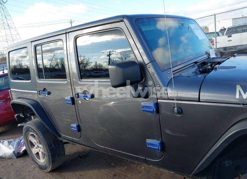 Photo 14 of 2018 Jeep Wrangler JK UNLIMITED SPORT 4X4 (VIN 1C4BJWDG3JL876013)