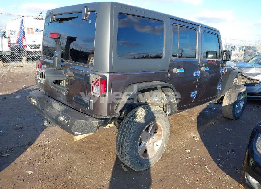 Photo 4 of 2018 Jeep Wrangler JK UNLIMITED SPORT 4X4 (VIN 1C4BJWDG3JL876013)