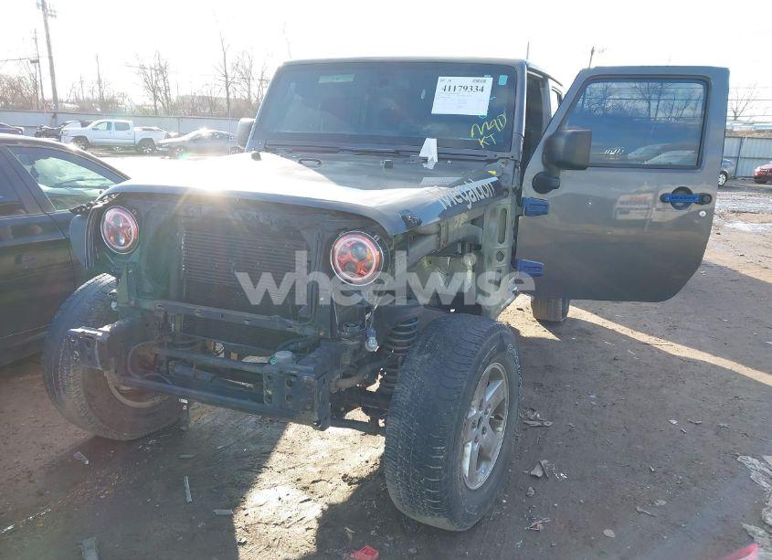 Photo 6 of 2018 Jeep Wrangler JK UNLIMITED SPORT 4X4 (VIN 1C4BJWDG3JL876013)
