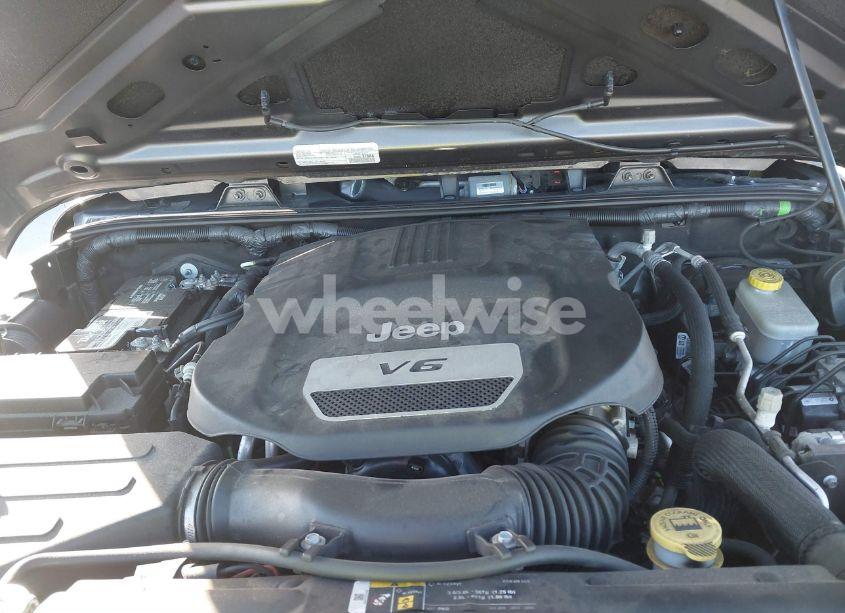 Photo 10 of 2018 Jeep Wrangler JK UNLIMITED SPORT S 4X4 (VIN 1C4BJWDG3JL900973)