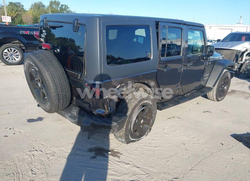 Photo 4 of 2018 Jeep Wrangler JK UNLIMITED SPORT S 4X4 (VIN 1C4BJWDG3JL900973)