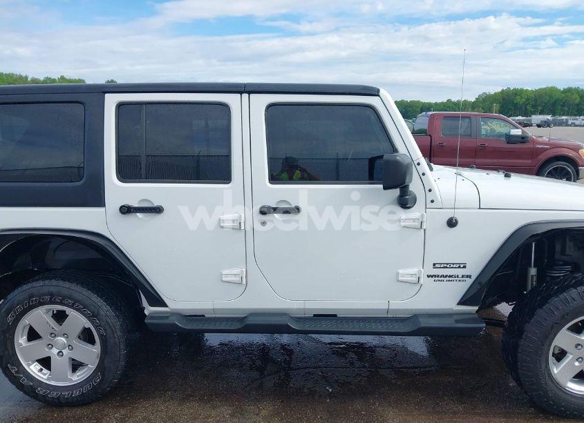 Photo 13 of 2013 Jeep Wrangler UNLIMITED SPORT (VIN 1C4BJWDG4DL599151)