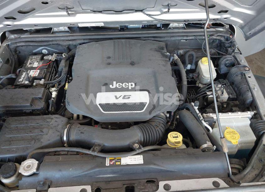Photo 10 of 2014 Jeep Wrangler UNLIMITED SPORT (VIN 1C4BJWDG4EL156774)