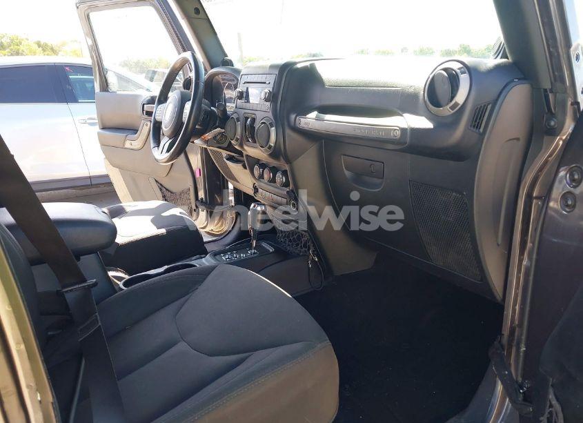 Photo 5 of 2014 Jeep Wrangler UNLIMITED SPORT (VIN 1C4BJWDG4EL295044)