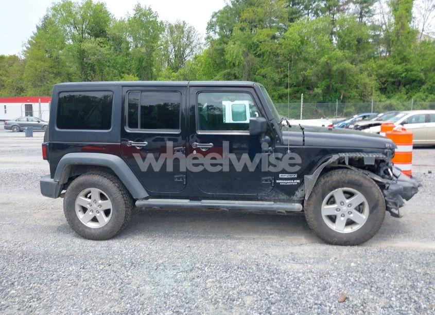 Photo 13 of 2015 Jeep Wrangler UNLIMITED SPORT (VIN 1C4BJWDG4FL668407)