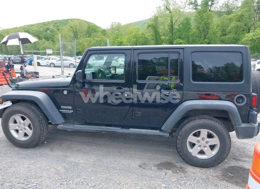 Photo 14 of 2015 Jeep Wrangler UNLIMITED SPORT (VIN 1C4BJWDG4FL668407)