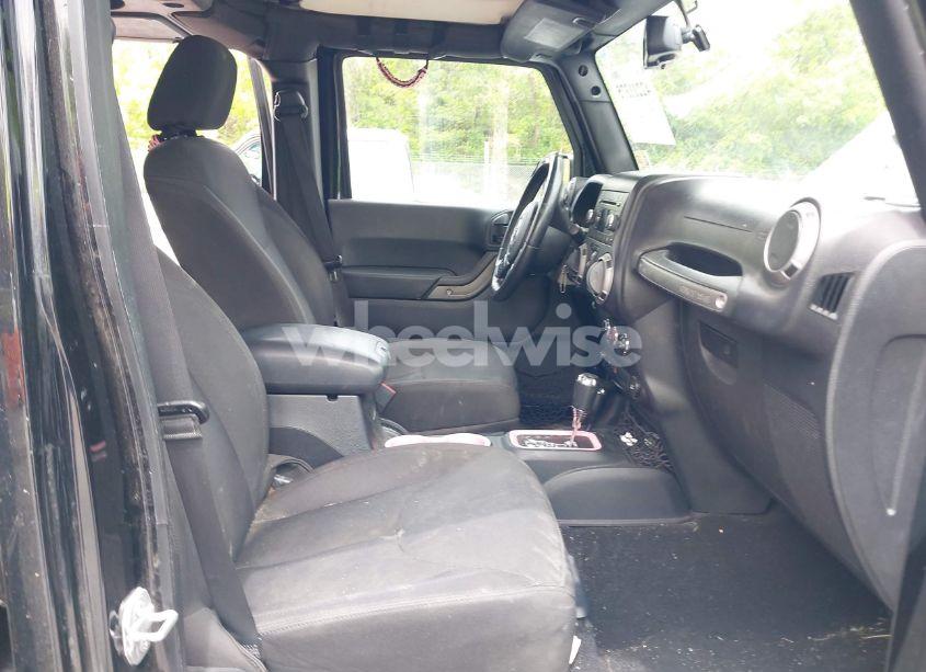 Photo 5 of 2015 Jeep Wrangler UNLIMITED SPORT (VIN 1C4BJWDG4FL668407)