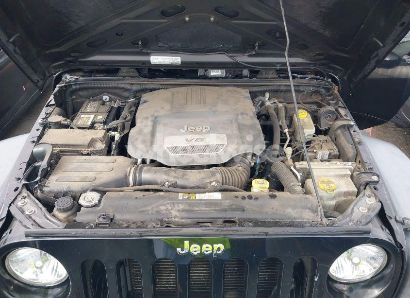 Photo 10 of 2015 Jeep Wrangler UNLIMITED SPORT (VIN 1C4BJWDG4FL687829)