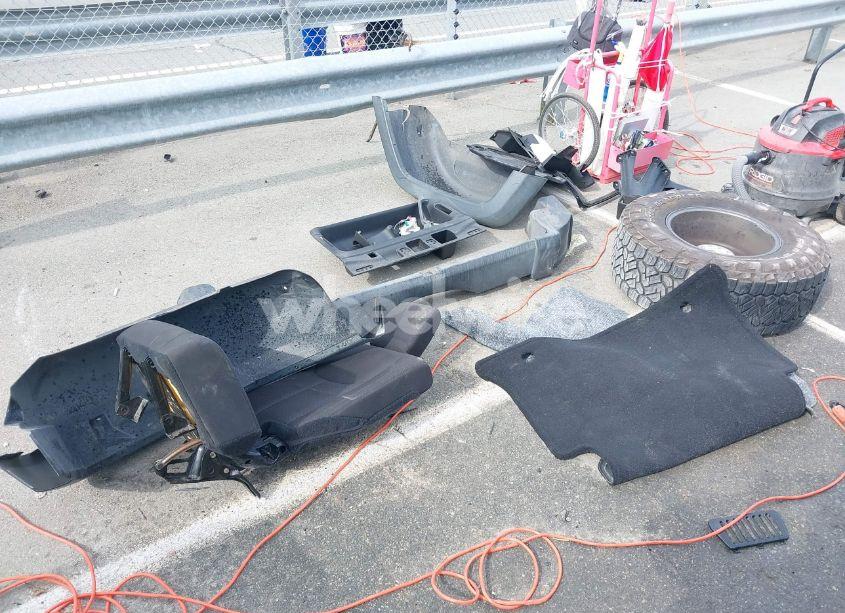 Photo 12 of 2015 Jeep Wrangler UNLIMITED SPORT (VIN 1C4BJWDG4FL687829)