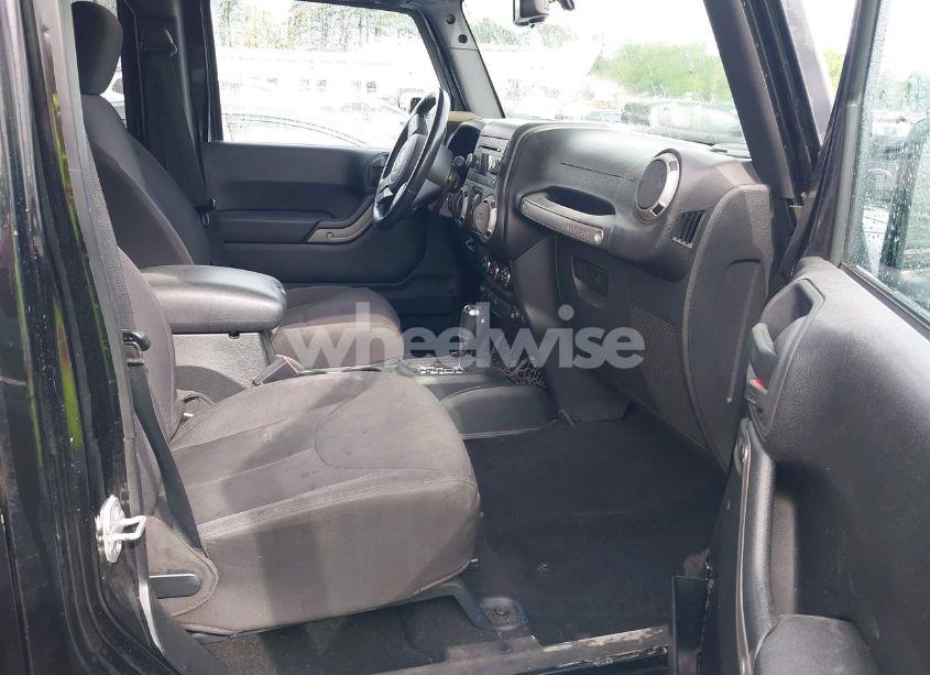 Photo 5 of 2015 Jeep Wrangler UNLIMITED SPORT (VIN 1C4BJWDG4FL687829)