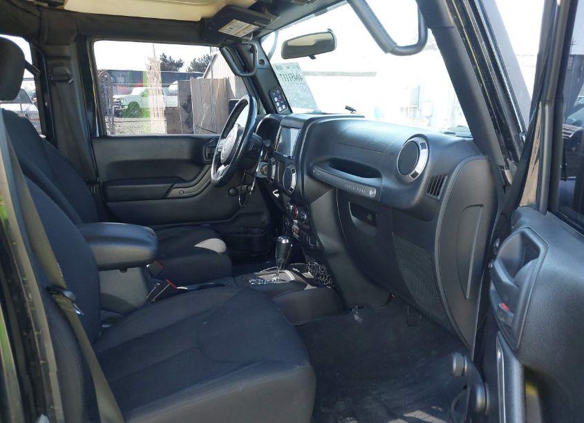 Photo 5 of 2016 Jeep Wrangler UNLIMITED SPORT (VIN 1C4BJWDG4GL145115)