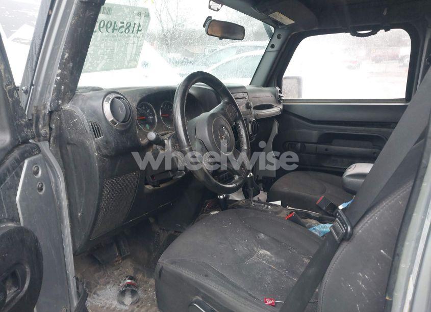 Photo 5 of 2016 Jeep Wrangler UNLIMITED WILLYS WHEELER (VIN 1C4BJWDG4GL204728)