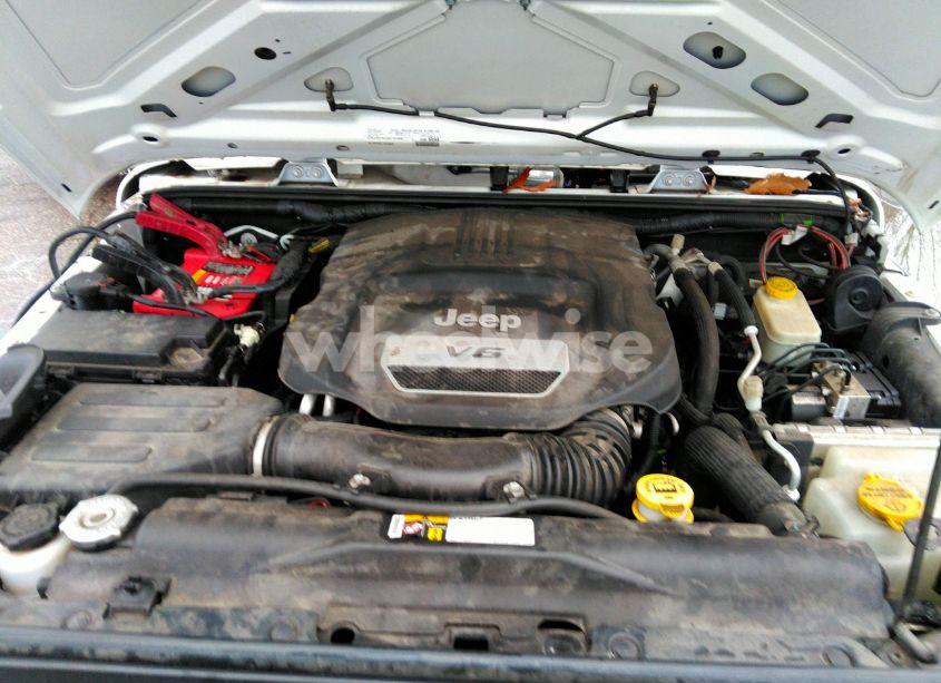 Photo 10 of 2016 Jeep Wrangler UNLIMITED BLACK BEAR (VIN 1C4BJWDG4GL214014)