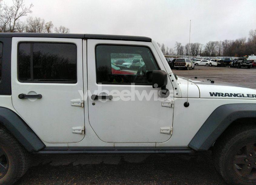 Photo 13 of 2016 Jeep Wrangler UNLIMITED BLACK BEAR (VIN 1C4BJWDG4GL214014)