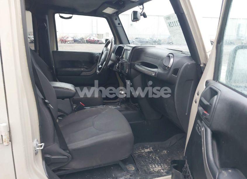 Photo 5 of 2017 Jeep Wrangler UNLIMITED SPORT 4X4 (VIN 1C4BJWDG4HL724929)