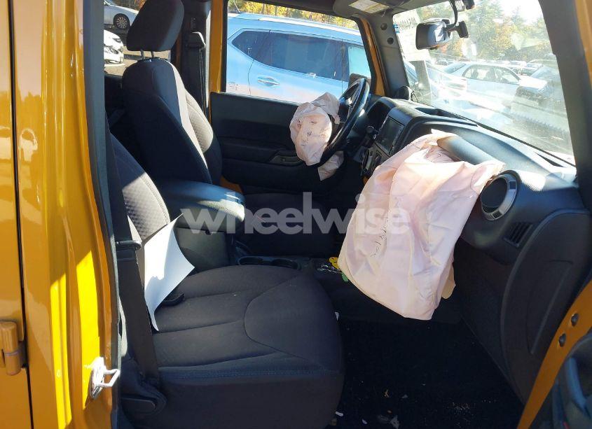 Photo 5 of 2014 Jeep Wrangler UNLIMITED SPORT (VIN 1C4BJWDG5EL267723)