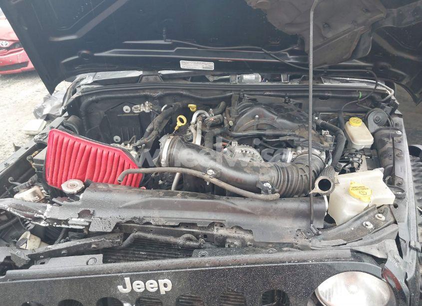 Photo 10 of 2014 Jeep Wrangler UNLIMITED SPORT (VIN 1C4BJWDG5EL292444)